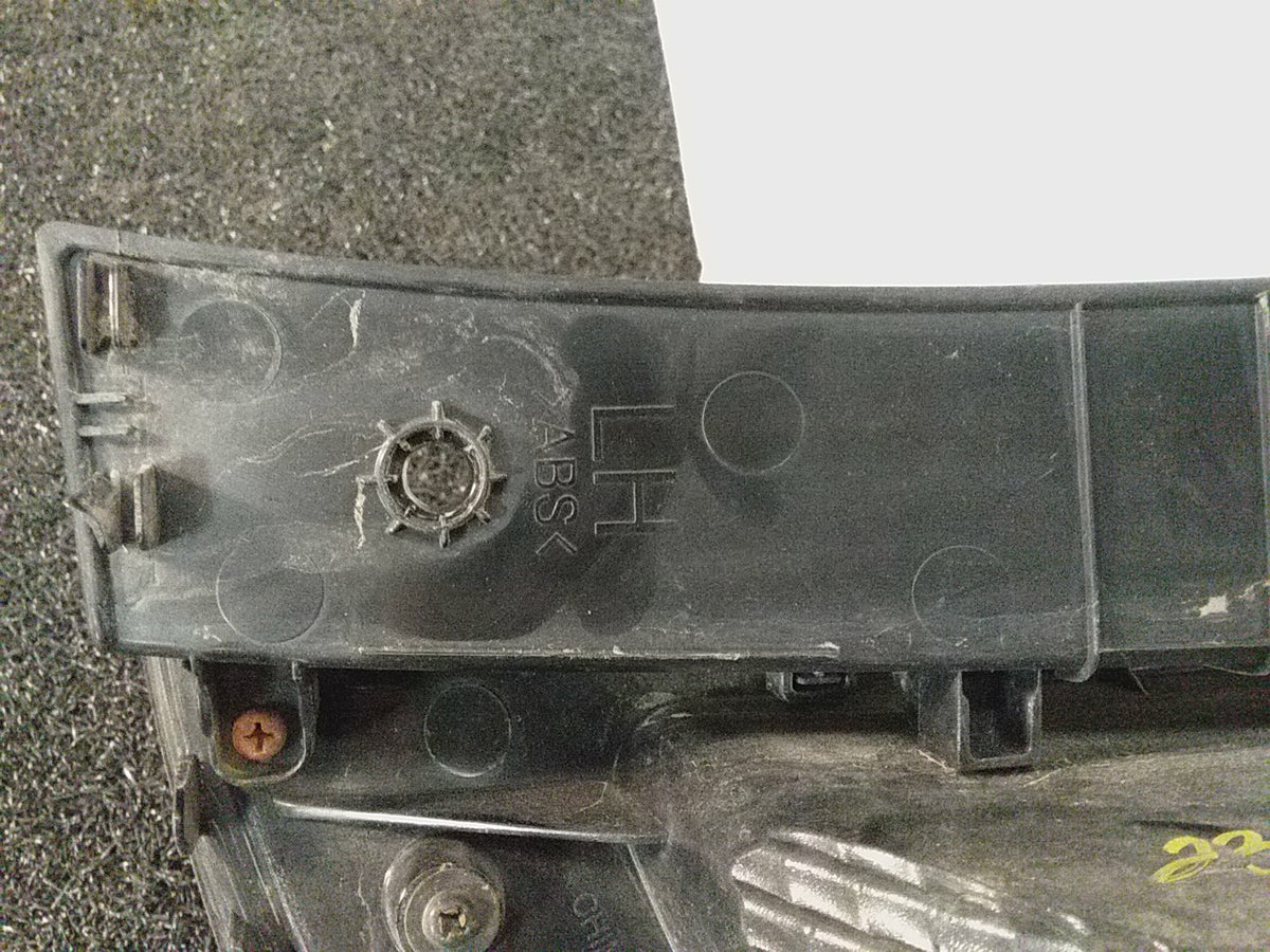 Pre-Owned 2014 Kia Soul Left Passenger Tail Light Lamp G29002