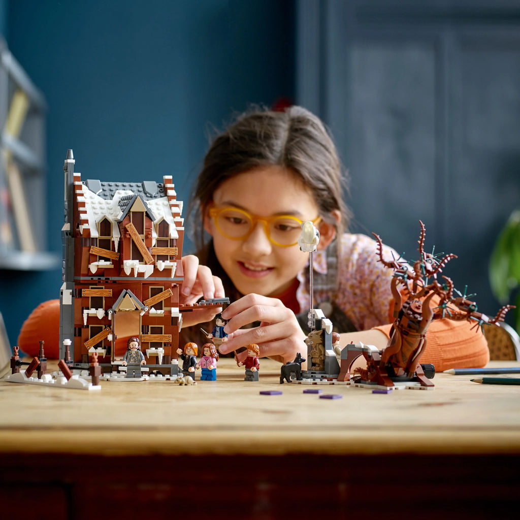 LEGO Harry Potter The Shrieking Shack & Whomping Willow 2 in 1 Toy Set P68537
