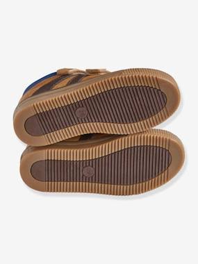 High Top Trainers with Touch Fasteners R902914