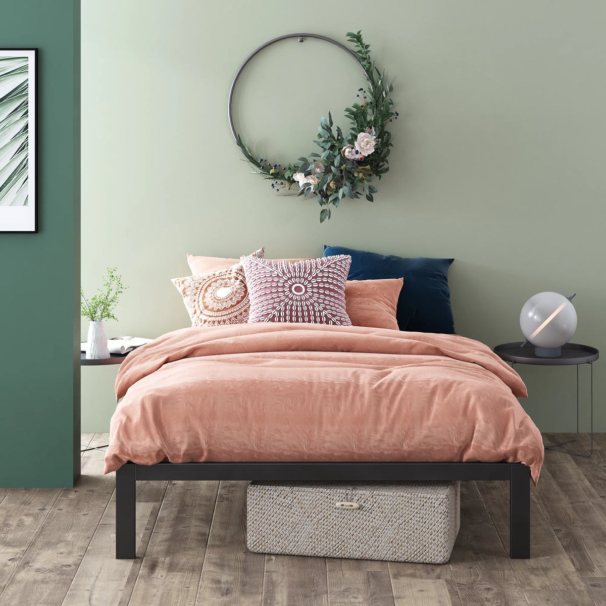 14" Black Metal Platform Bed Frame, Queen J3230