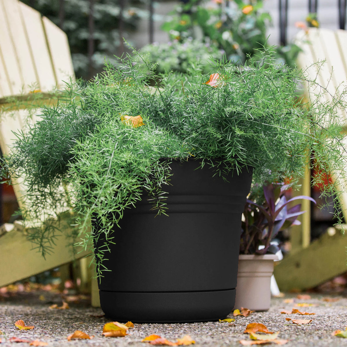 Black Resin Planter with Saucer P4007
