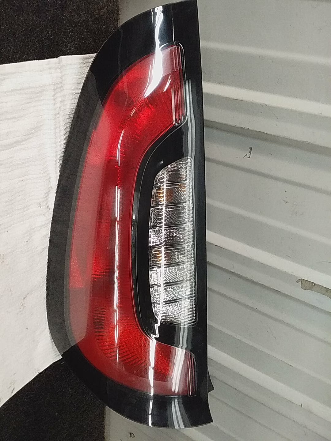Pre-Owned 2014 Kia Soul Left Passenger Tail Light Lamp G29002